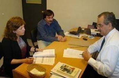 Barros firm� convenio con la Fundaci�n Yuchan