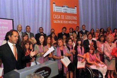 Reconocimiento y menci�n a cuatro Mujeres Lujanenses
