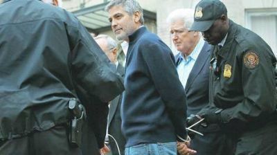 George Clooney march� contra Sud�n en EE.UU. y lo arrestaron