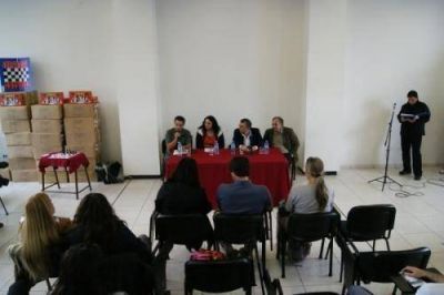 Educaci�n recibi� 200 tableros que ser�n utilizados para incorporar ajedrez en las escuelas