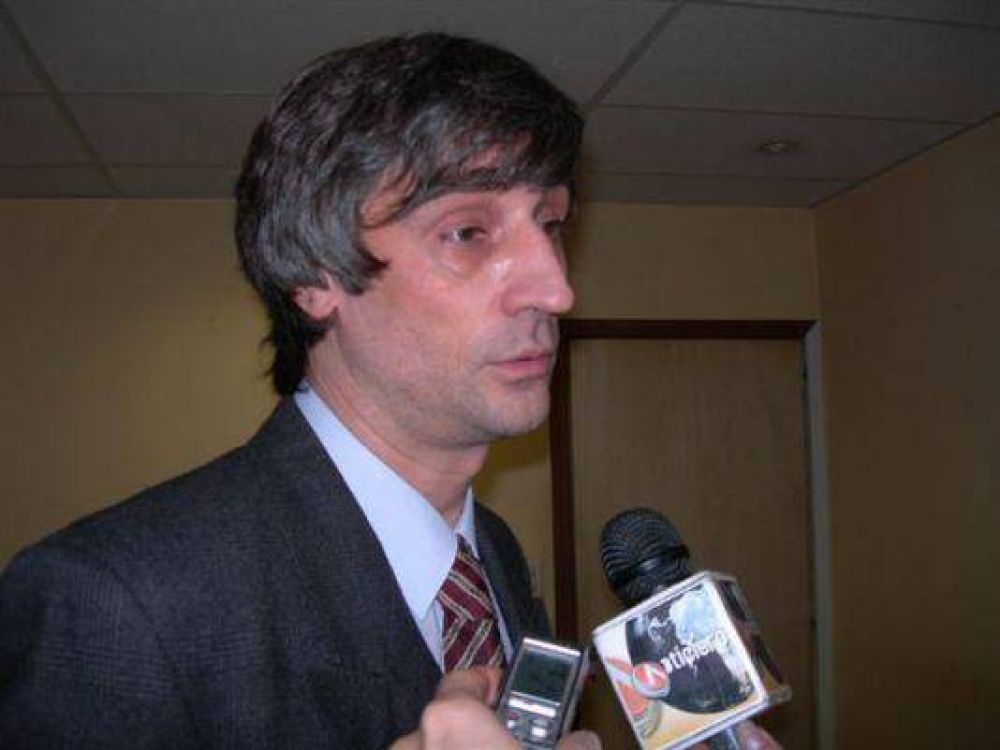 Daniel Ravaglia lament� reacci�n de la ATE y ratific� que se descontar�n d�as no trabajados.