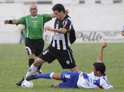 Alvarado perdi� en Bah�a Blanca y no pudo acercarse m�s al puntero