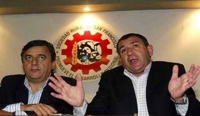 La venta de inmuebles junta a opositores