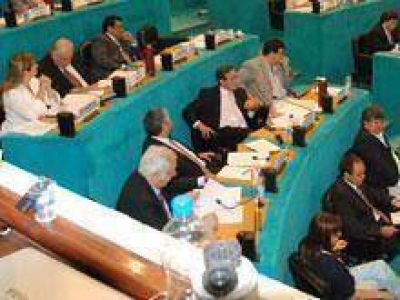 Oposici�n quiere que gobierno retome capacitaci�n pol�tica de j�venes