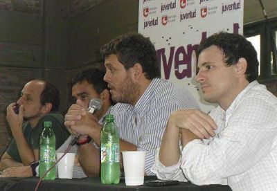 J�VENES DE LAN�S PARTICIPARON DE LA JORNADA "TODOS SOMOS NIETOS" A 36 A�OS DEL GOLPE MILITAR