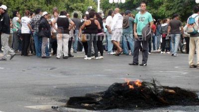 El conflicto municipal divide a partidos de la oposici�n