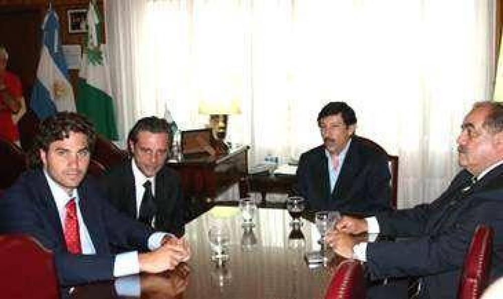 Posse recibio a funcionarios del Ministerio de Producci�n.