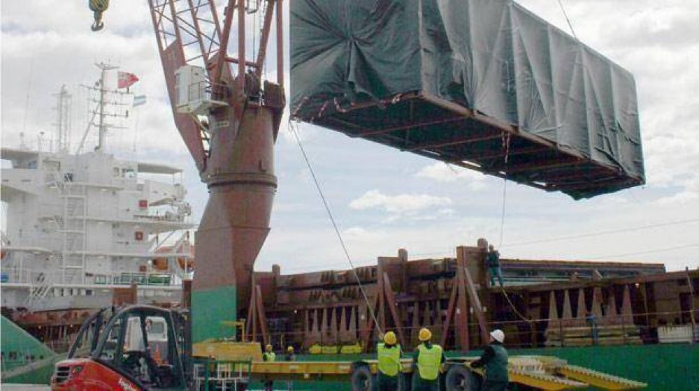 Empresa naviera presenta oferta para el transporte en buques de cabotaje