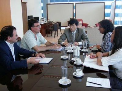 Mones Ruiz se reuni� con el intendente de Santa Rosa