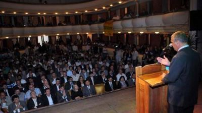El Gobierno destinar� 14 millones de pesos para dos programas de empleo