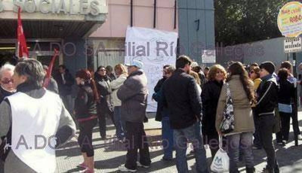 Los gremios se movilizaron defensa de la Caja de Servicios Sociales