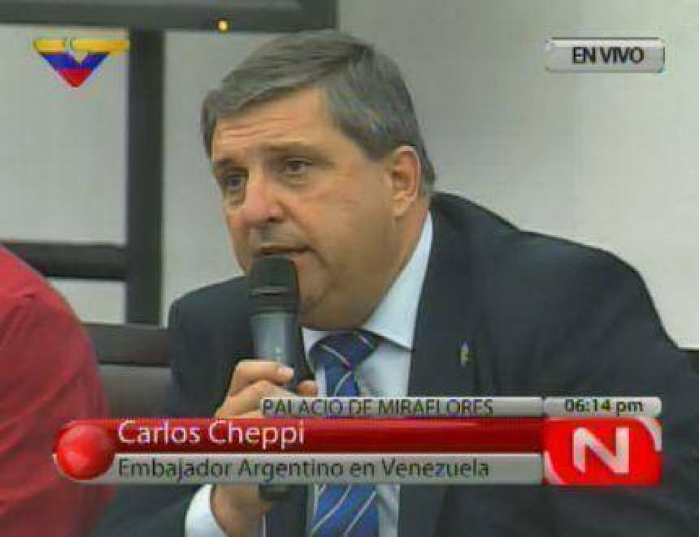 Estelar presentaci�n del embajador Carlos Cheppi con Chavez y Cristina