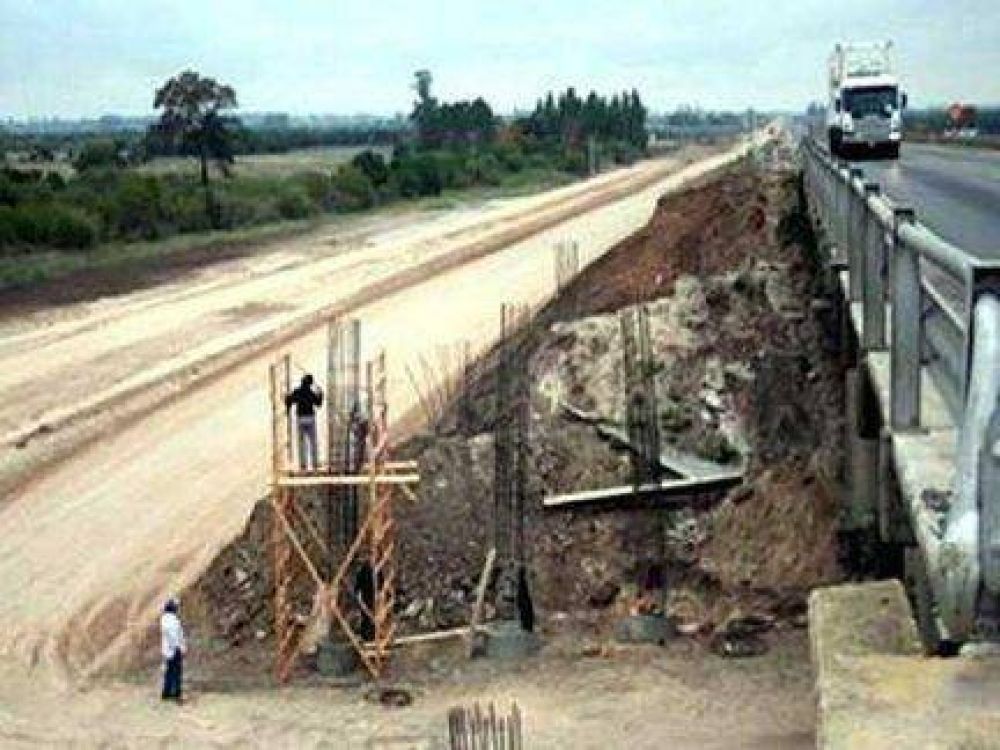 Postergan hasta agosto la finalizaci�n de las obras en la autov�a Mesopot�mica