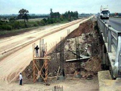 Postergan hasta agosto la finalizaci�n de las obras en la autov�a Mesopot�mica