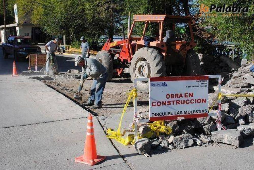 Contin�a el arreglo de pavimento urbano en calles de Patagones