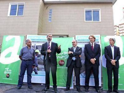 La Presidenta comparti� con Ferraresi la entrega de 68 viviendas en Dock Sud