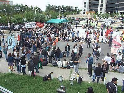 LOMAS: Integrantes de ATE se movilizaron contra una denuncia de Magallanes