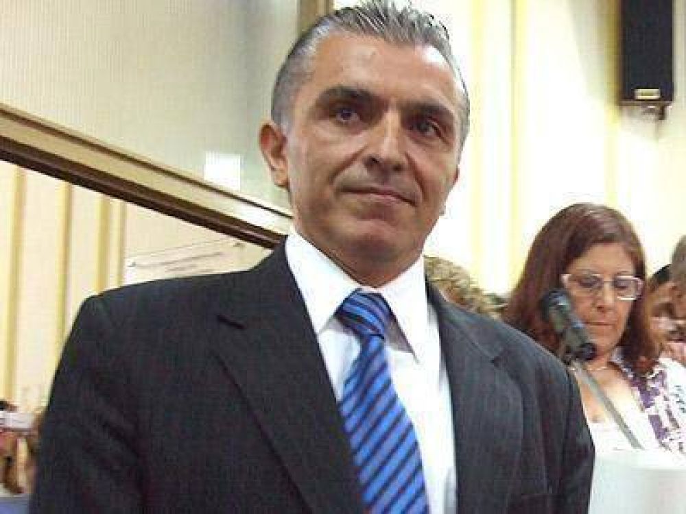LAN�S: Dolido con el oficialismo, Barata abandon� el bloque
