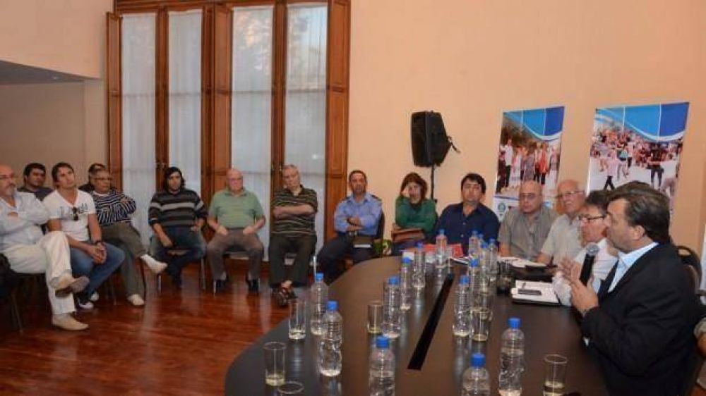 P�rez Cat�n se reuni� con due�os de boliches y concejales para trabajar en ordenanza que regule la vida nocturna