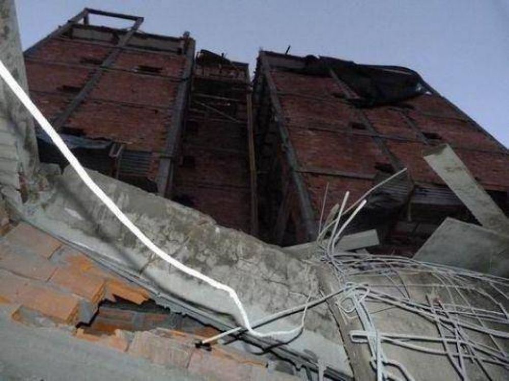 Tragedia en una construcci�n: ocho obreros murieron en un derrumbe