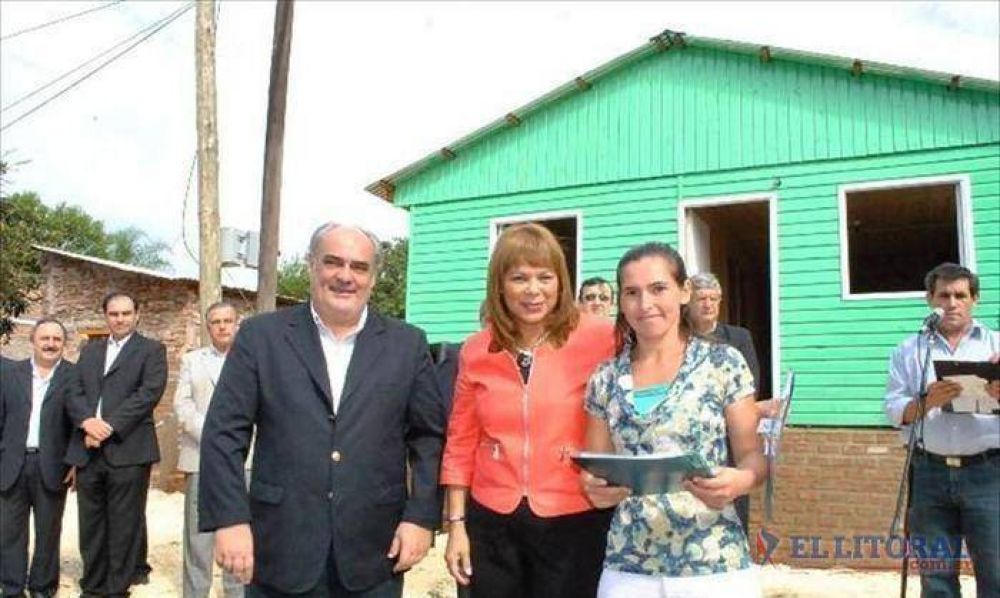Ricardo Colombi inaugur� obras y ratific� su posici�n contra el aborto
