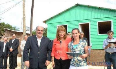 Ricardo Colombi inaugur� obras y ratific� su posici�n contra el aborto