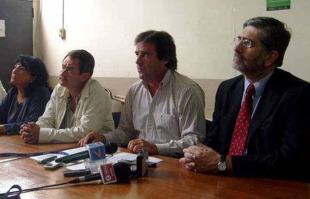 Radicales piden explicaciones sobre posible aumento de tarifas sobre luz y agua 