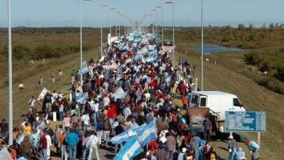 Gualeguaych�: lanzan una nueva marcha al puente contra las pasteras