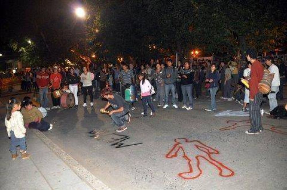 Movilizaci�n por la calles de Luj�n en v�speras del D�a de la Memoria, la Verdad y la Justicia