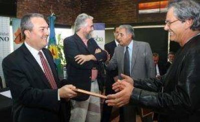 Entregaron certificados de cr�ditos a Pymes de Moreno