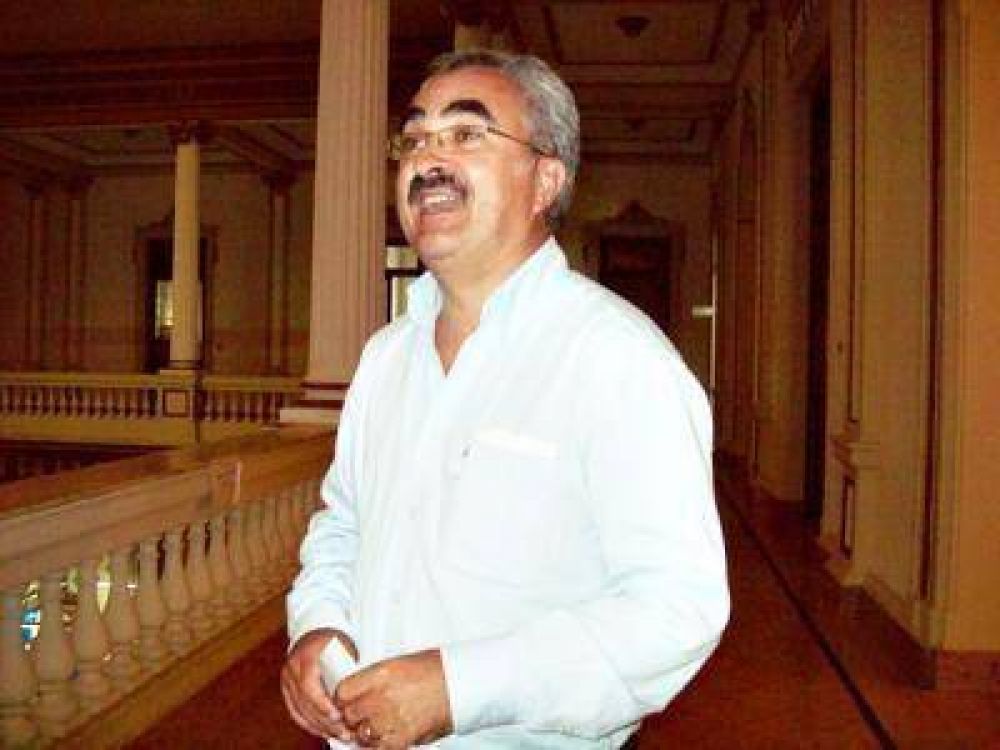 Al�: "Prefiero que las casas se entreguen antes de que las usurpen"