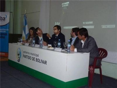 ARBA est� brindando una charla para intendentes de la S�ptima en Bol�var