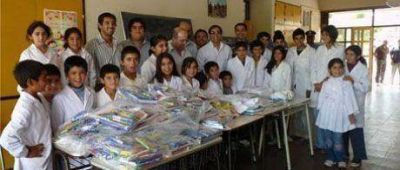 Asisten a escuelas rurales