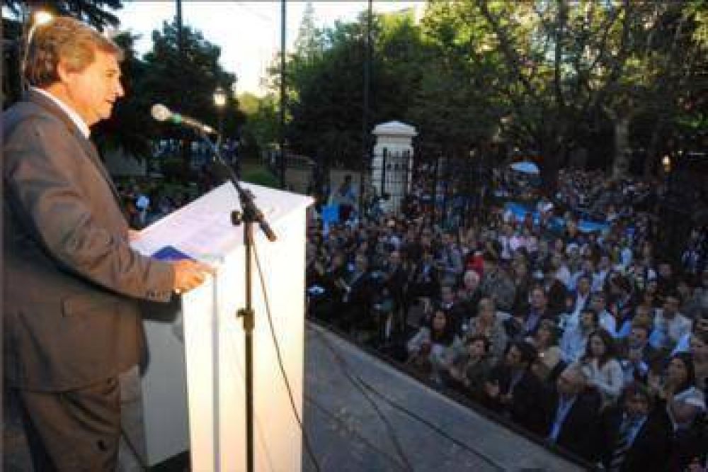 Horacio Gonz�lez, Jos� Ottavis y Gabriel Mariotto cerraron la Jornada en conmemoraci�n del D�a de la Memoria en Diputados