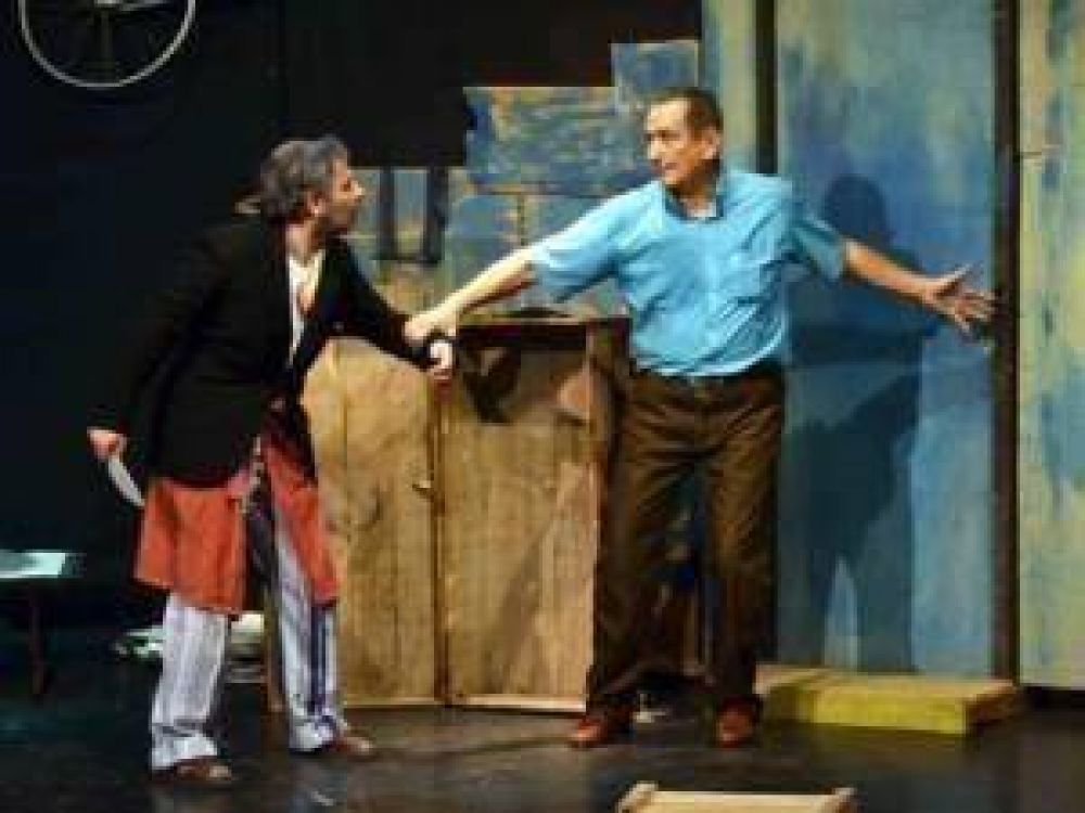 Alberto Rodr�guez Sa� se subi� a las tablas del teatro mercedino