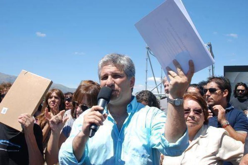 Poggi viaja al sur de San Luis con anuncios y junto a todo el gabinete provincial