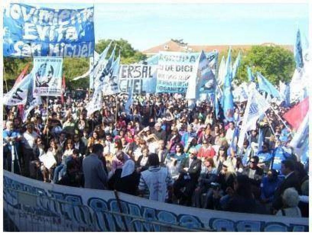 ACTO POR EL DIA DE LA MEMORIA FRENTE AL HOSPITAL DE CAMPO DE MAYO