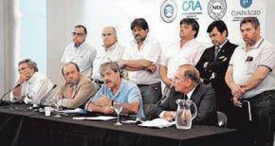 El campo posterg� la protesta y espera un llamado del Gobierno