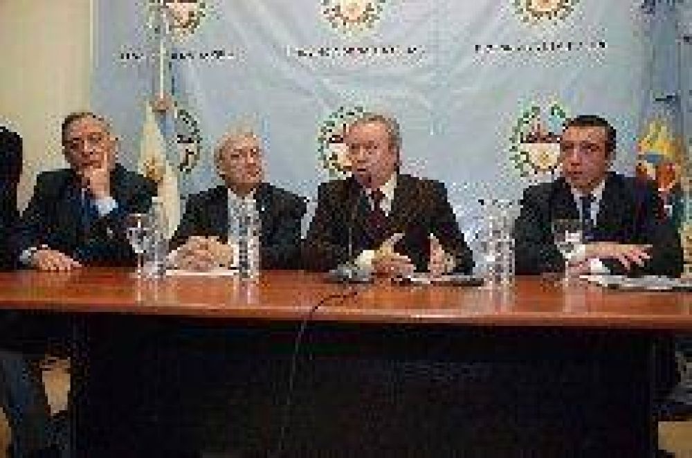  Presupuesto 2009: Peralta ordeno una fuerte contenci�n en el gasto provincial.