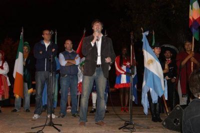 LUJ�N - EL JEFE COMUNAL CERRO LA FERIA DE LAS COLECTIVIDADES QUE CONVOCO A MILES DE LUJANENSES