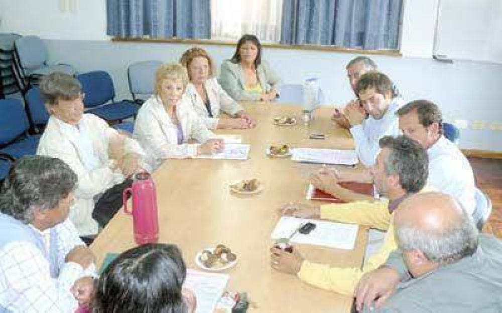 Concejales piden a diputados que se respete la potestad del municipio.