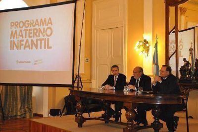 El gobernador present� el programa nutricional dando una muestra m�s de defensa del derecho a la vida 	