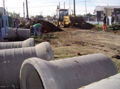Avanzada en Derqui para conseguir agua y cloacas