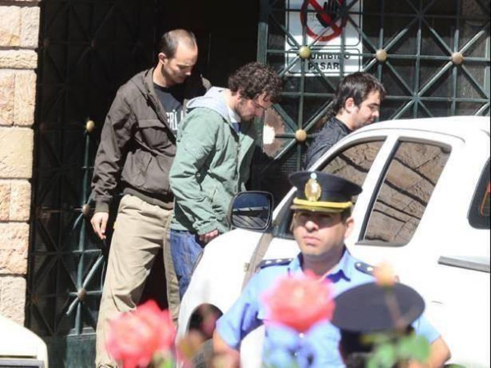 En tres ruedas de reconocimiento por Emanuel s�lo se�alaron al chico de 14 a�os y no a sus hermanos