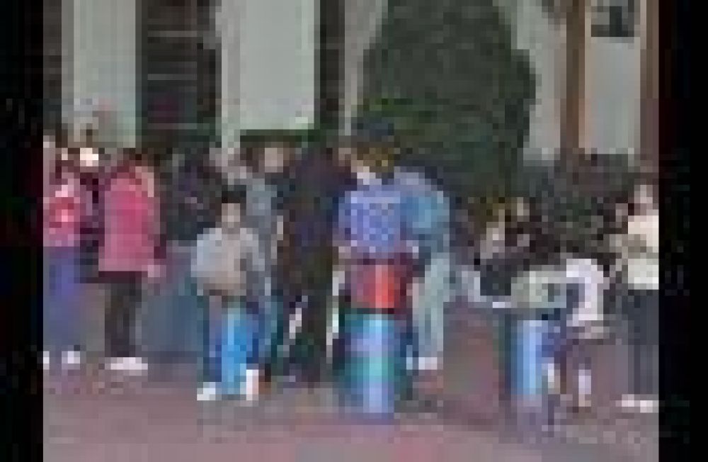 El viernes los alumnos de la escuela de San Mart�n recibir�n una soluci�n a los reclamos por falta de lugar