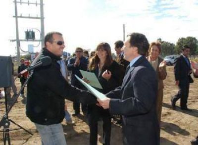 Se entregaron lotes del Plan H�bitat