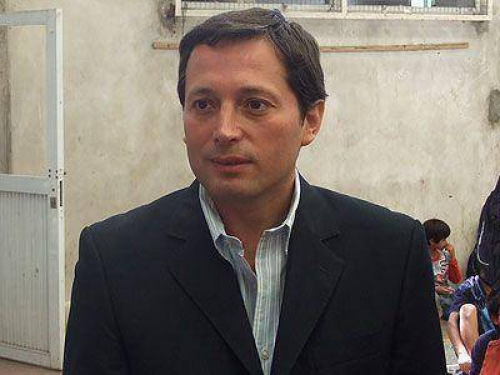 Gray: �Trataremos de consensuar con todos los sectores�.
