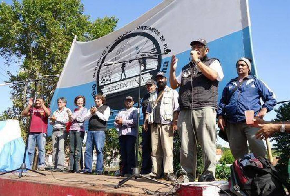 Trabajadores portuarios locales recibieron el apoyo del l�der de la CTA