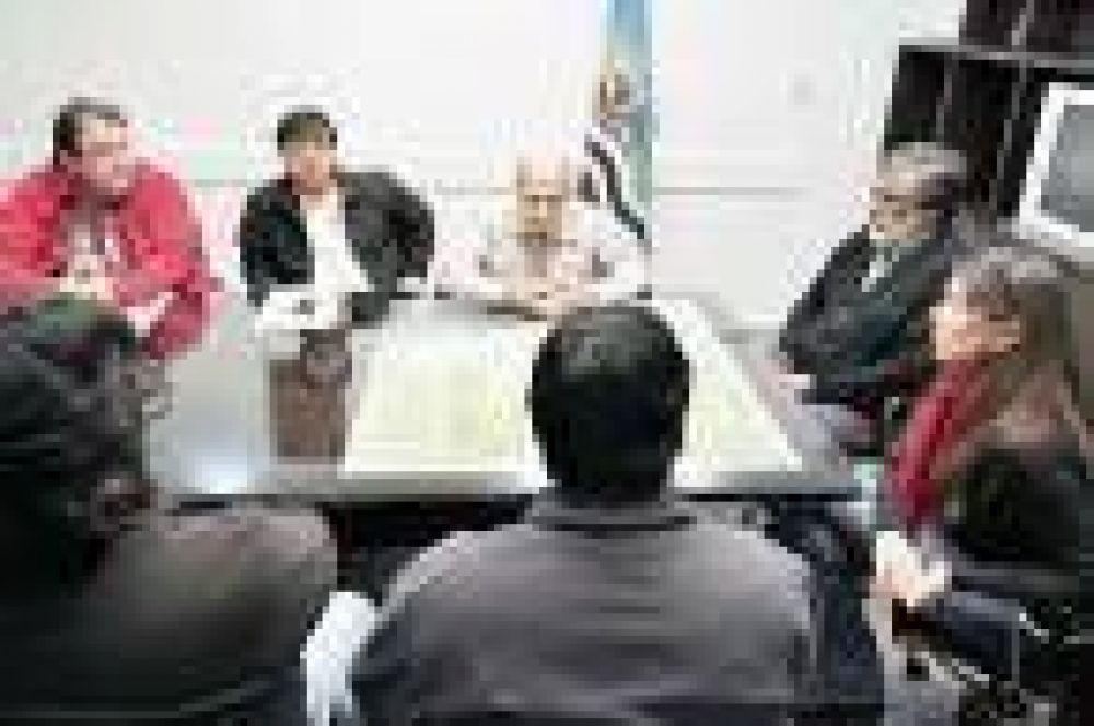 El Intendente C�rdoba recibi� al Secretario de Petroleros Jer�rquicos