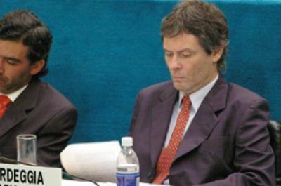 Bardeggia propone renegociar pr�stamo con el BID y dar m�s asistencia a las MIPYMES .